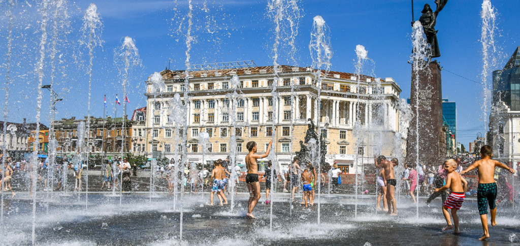 Сухой фонтан на центральной площади Владивостока. Фото с сайта www.vl.ru 